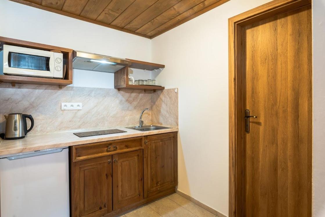Apartmanovy Dom Vila Maros Pavčina Lehota Exteriör bild