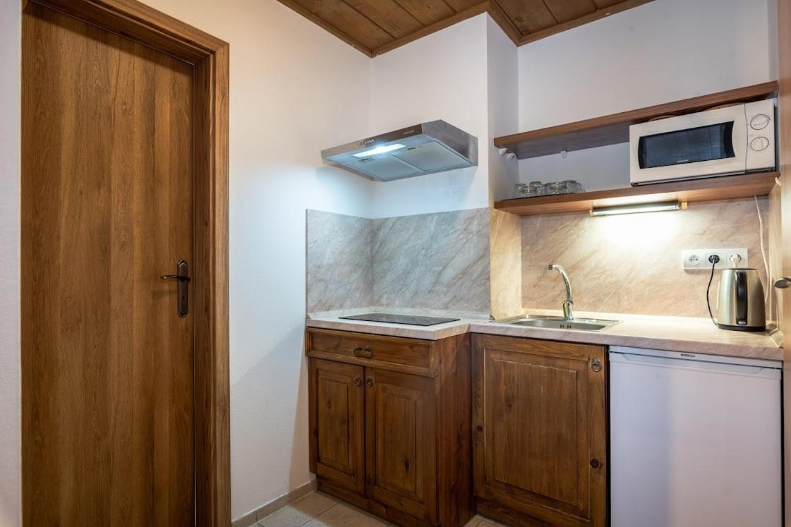 Apartmanovy Dom Vila Maros Pavčina Lehota Exteriör bild