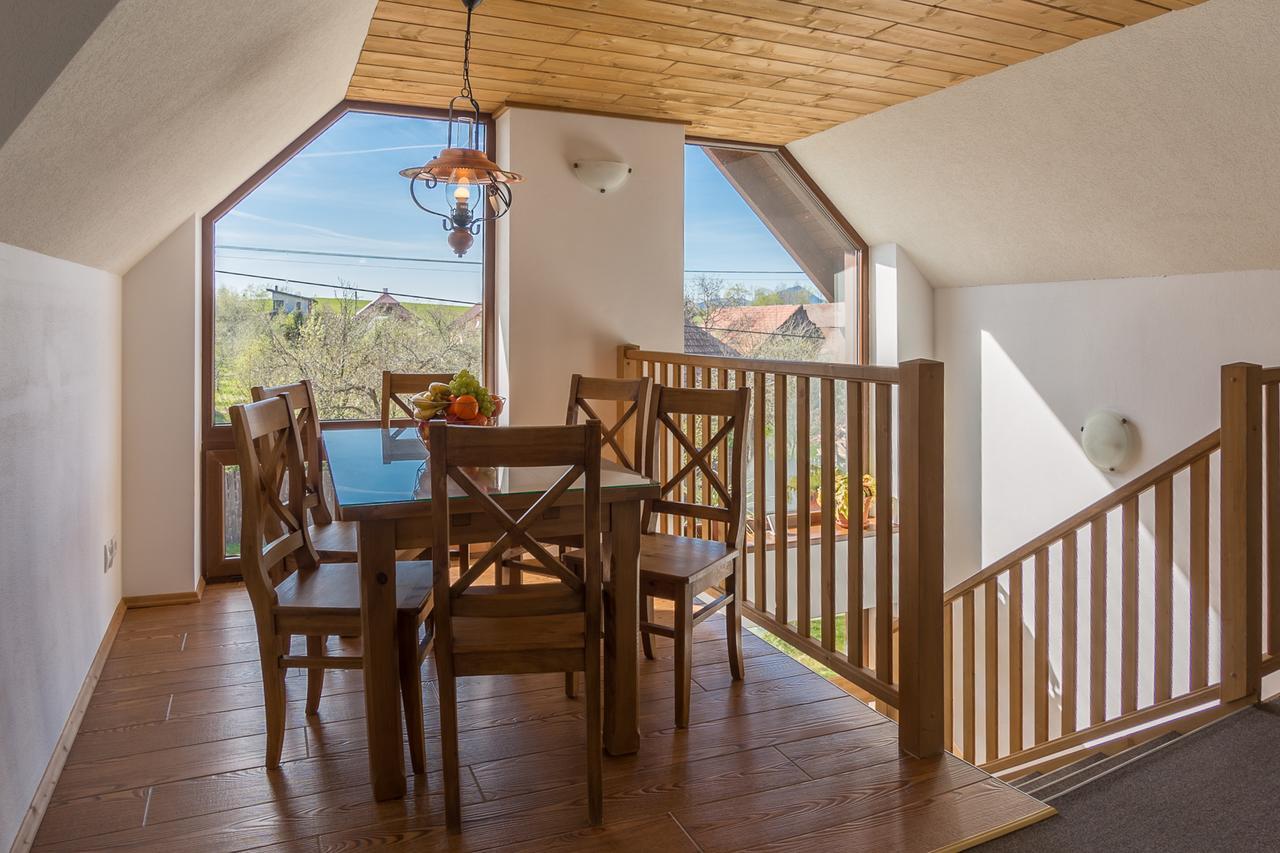 Apartmanovy Dom Vila Maros Pavčina Lehota Exteriör bild